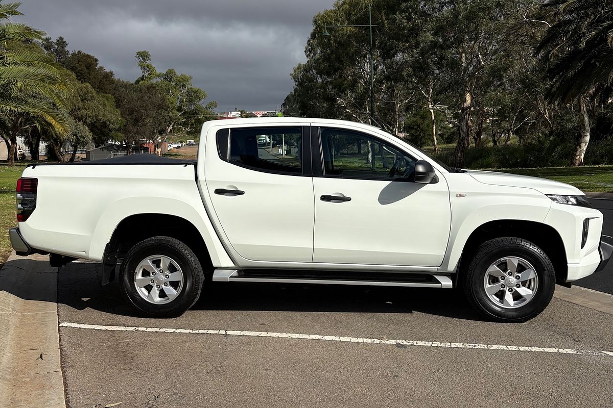 2021 Mitsubishi Triton GLX+ MR 4X4