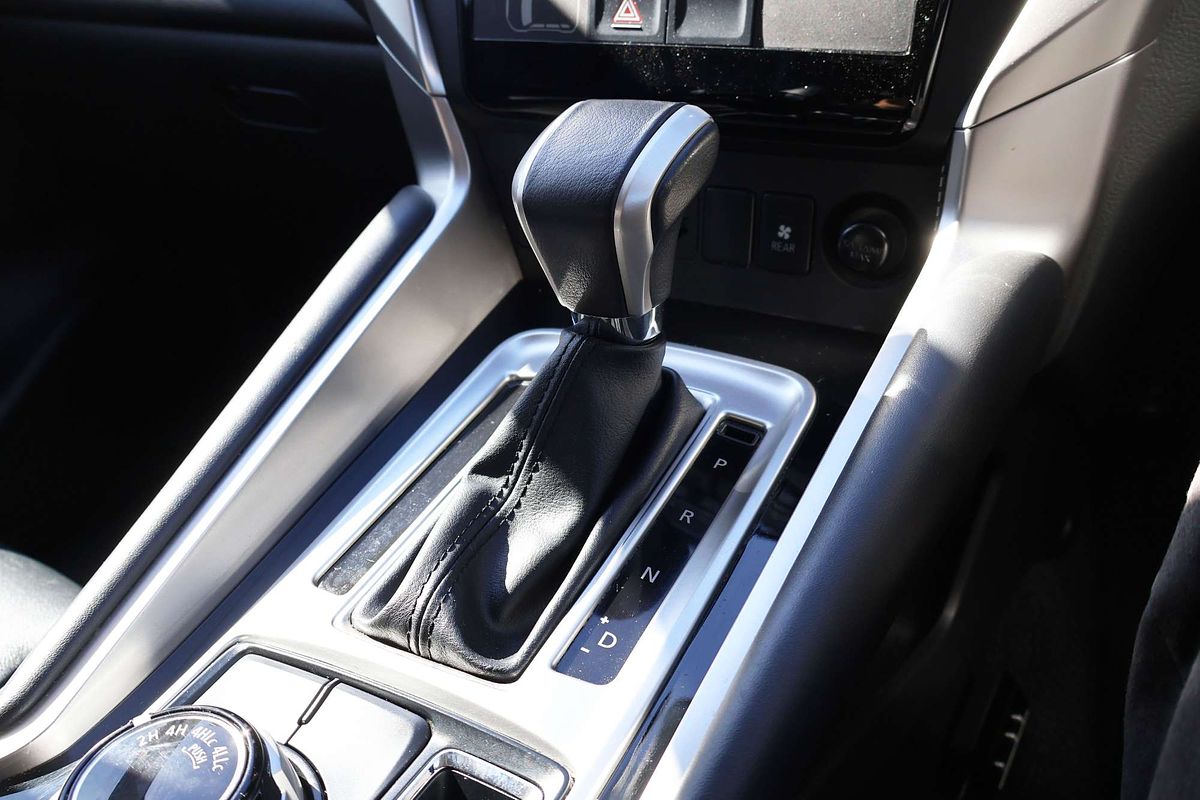 2019 Mitsubishi Pajero Sport Black Edition QE
