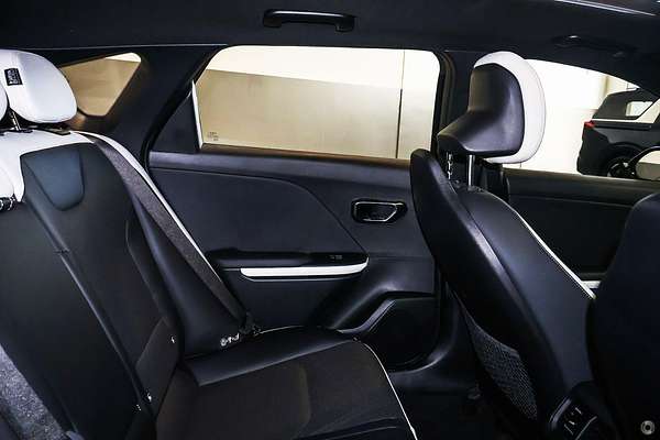 2025 Kia K4 GT-Line CL4m thumb-8