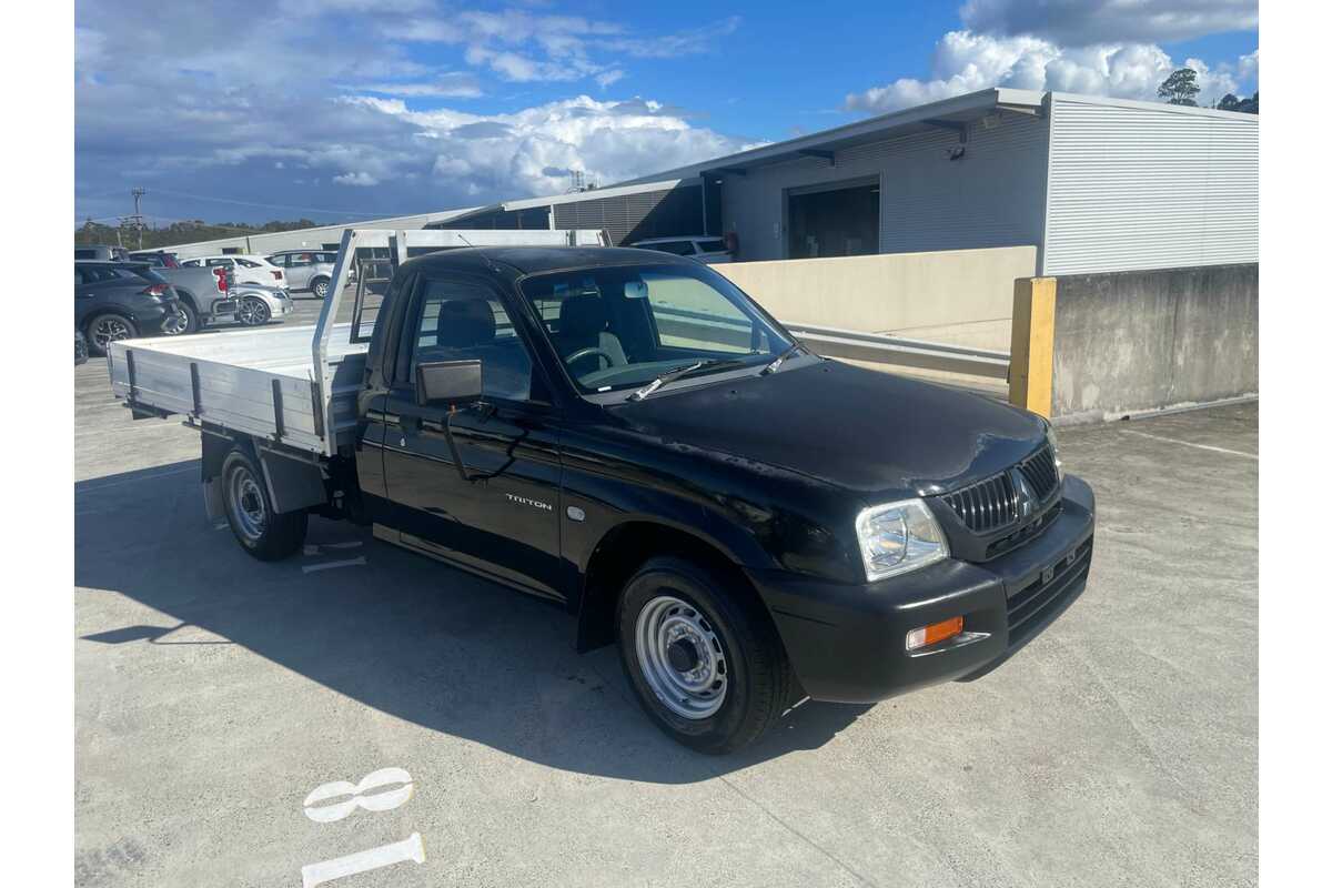 2004 Mitsubishi Triton GL MK