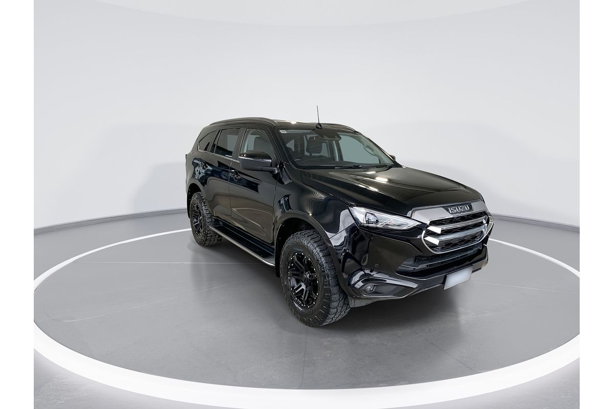 2022 Isuzu MU-X LS-U