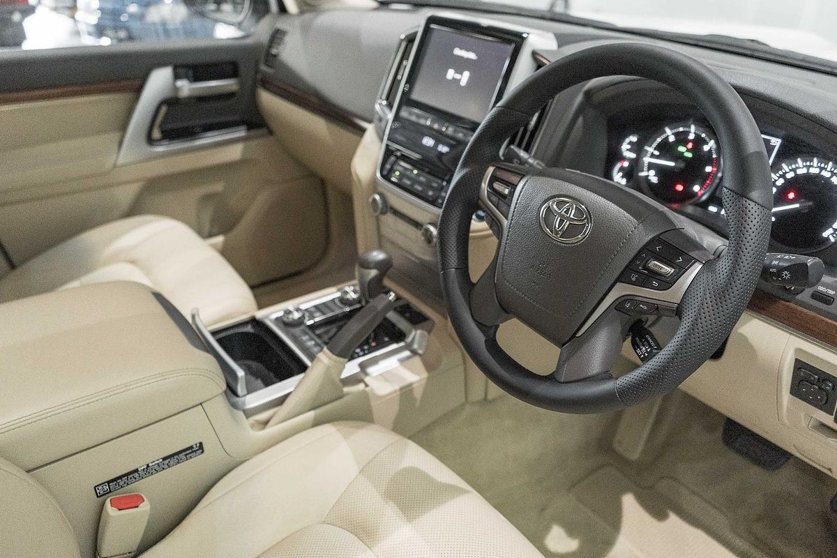2016 Toyota Landcruiser Sahara VDJ200R