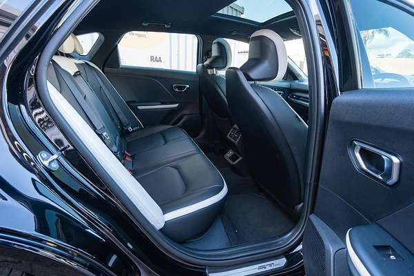 2025 Kia K4 GT-Line CL4m thumb-5
