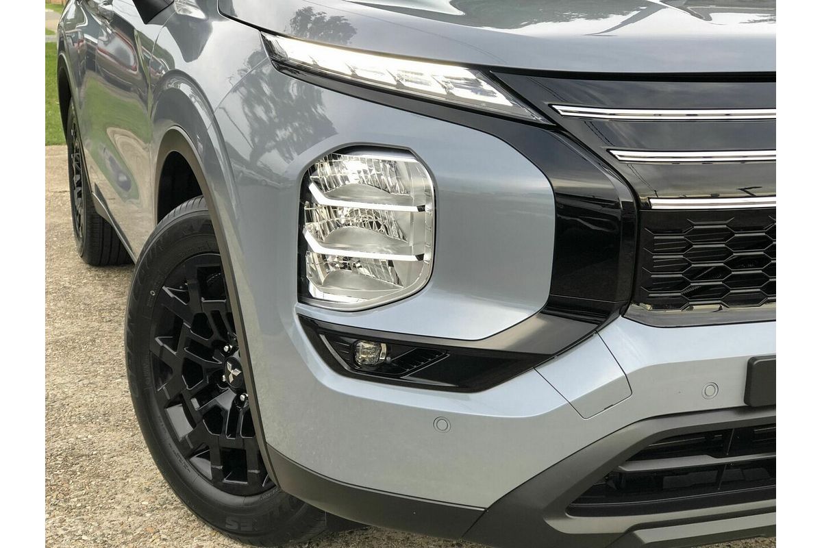 2025 Mitsubishi Outlander LS ZM