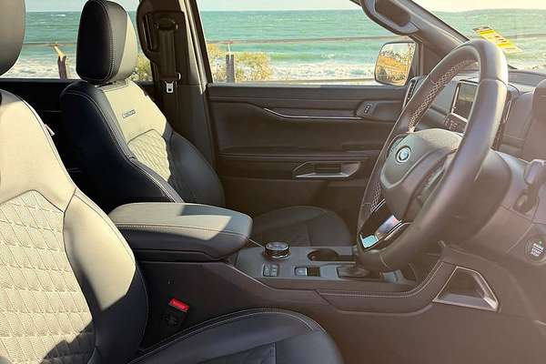 2025 Ford Everest Platinum 3.0L thumb-5