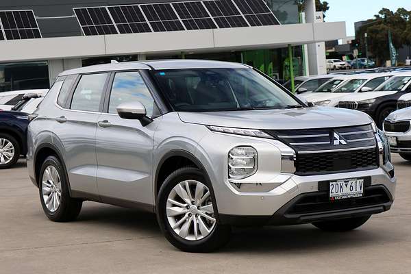2025 Mitsubishi Outlander ES ZM