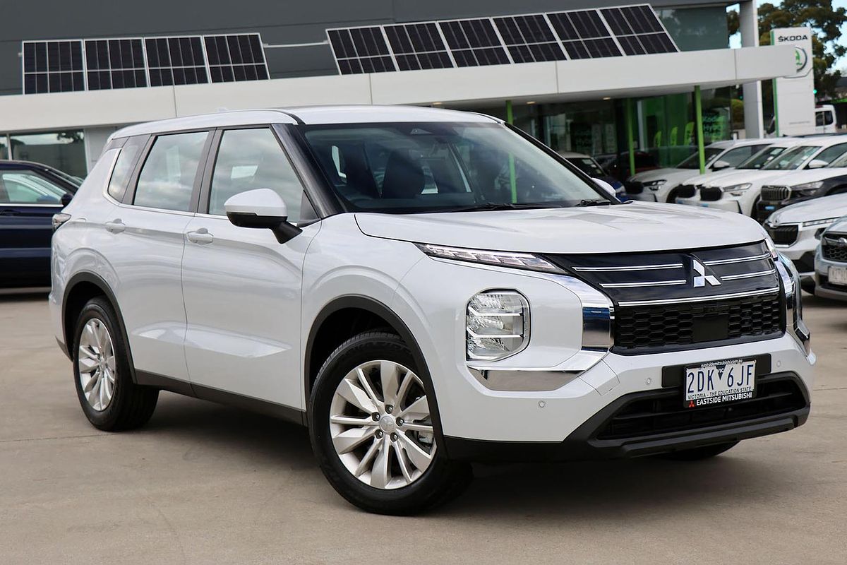 2025 Mitsubishi Outlander ES ZM