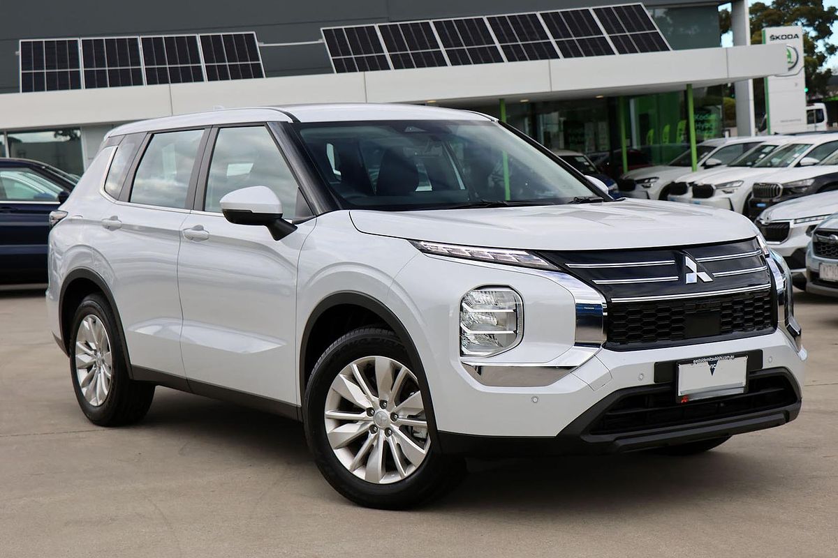 2025 Mitsubishi Outlander ES ZM