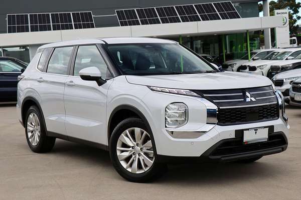 2025 Mitsubishi Outlander ES ZM