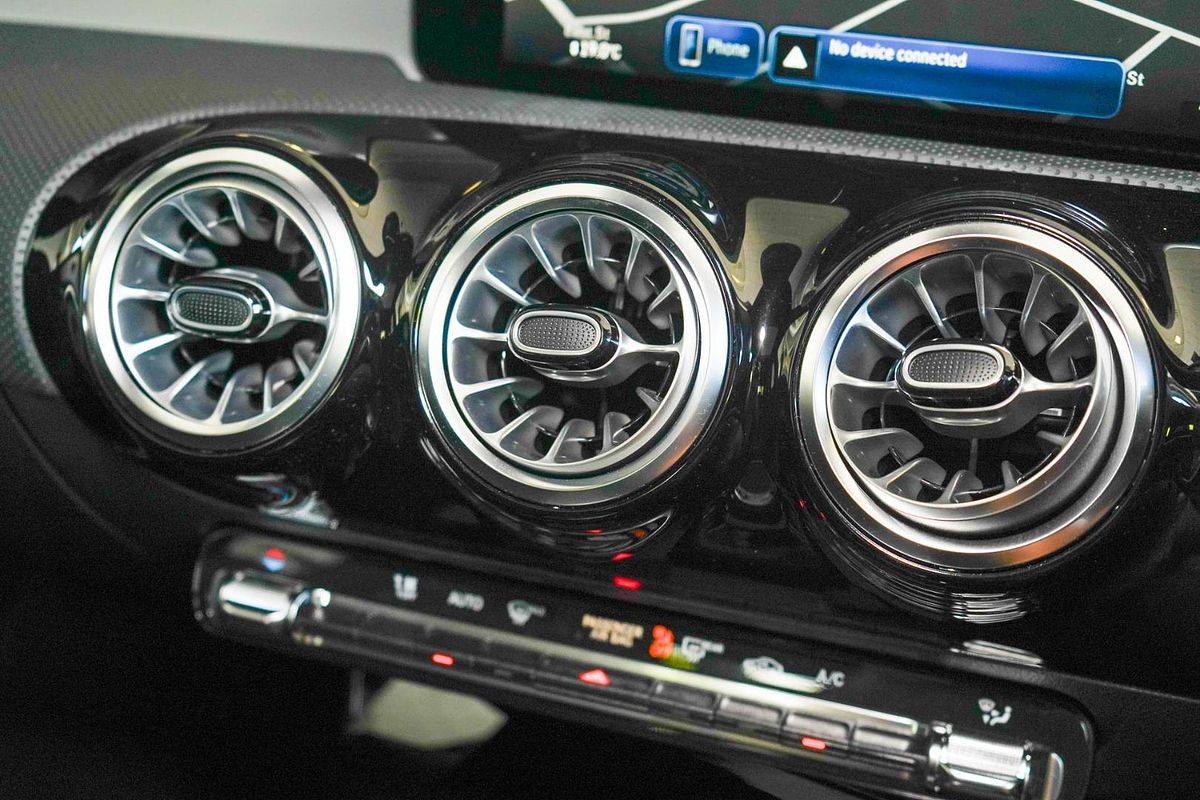 W177 806+056MY A200 Hatch 5dr DCT 7sp 1.3T