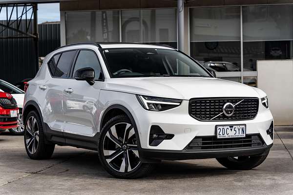 2022 Volvo XC40 Ultimate B5 Dark