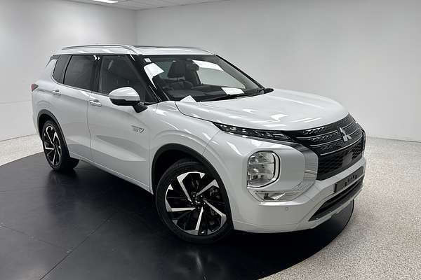 2022 Mitsubishi Outlander PHEV Exceed ZM