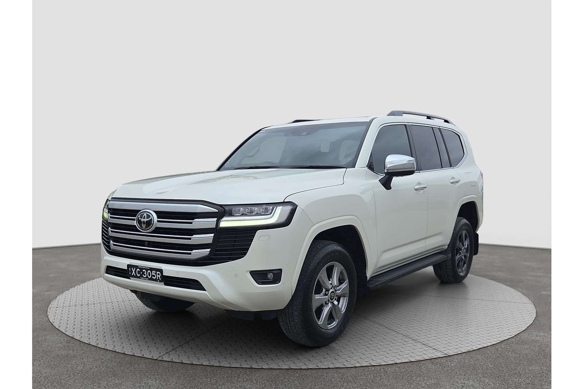 2022 Toyota Landcruiser Sahara FJA300R