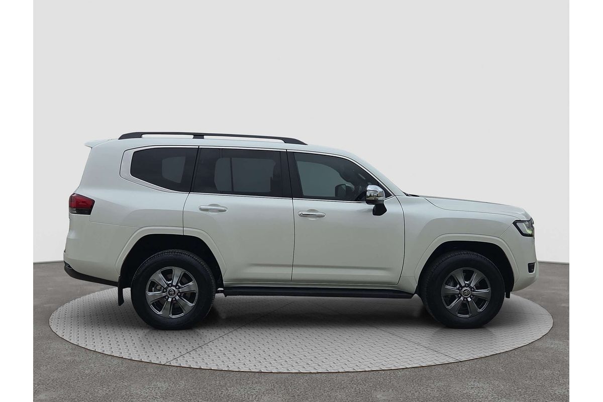 2022 Toyota Landcruiser Sahara FJA300R