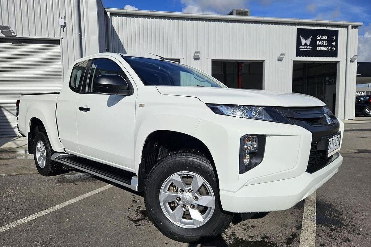 2022 Mitsubishi Triton GLX+ MR 4X4