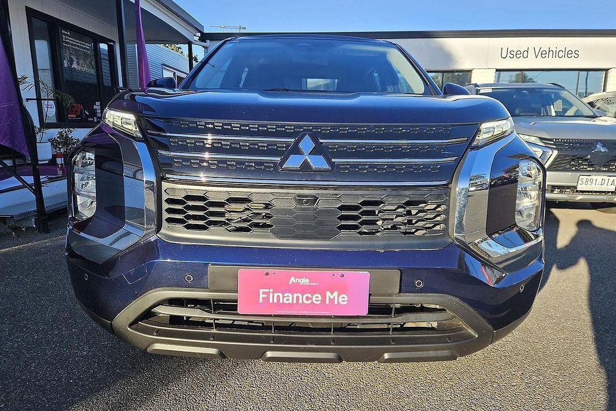 2023 Mitsubishi Outlander ES ZM