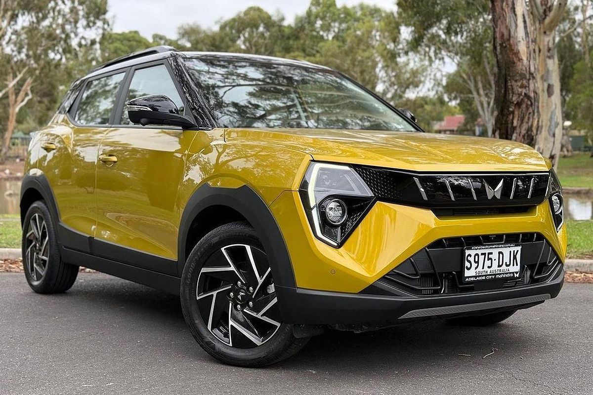2025 Mahindra XUV3XO AX7L