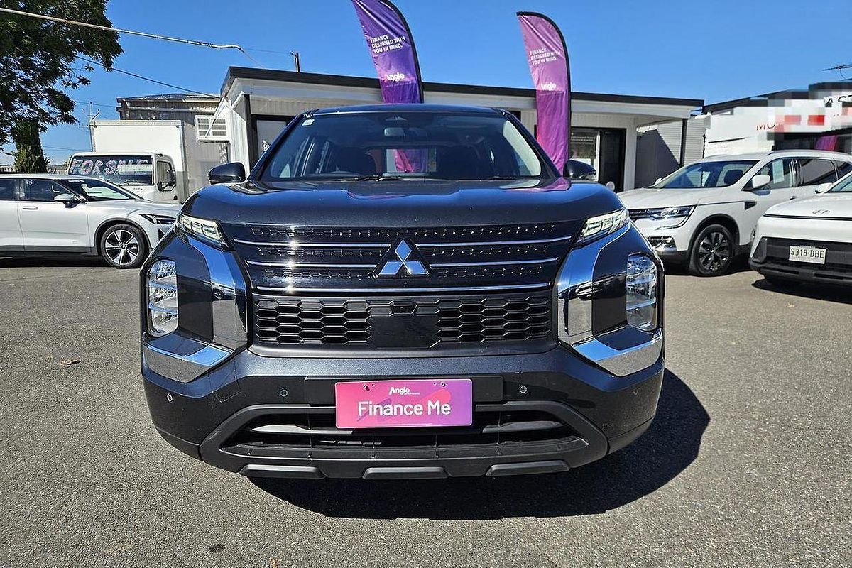 2023 Mitsubishi Outlander ES ZM