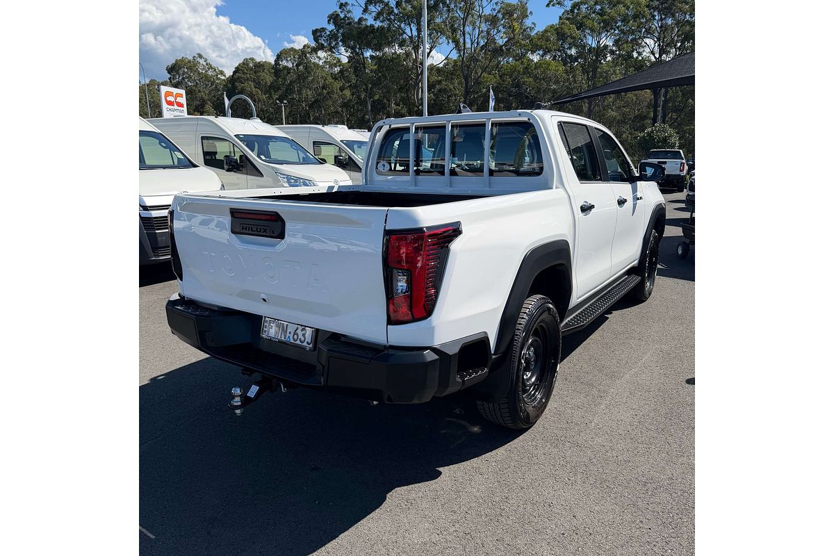 2025 Toyota Hilux SR 48V GUN227R 4X4