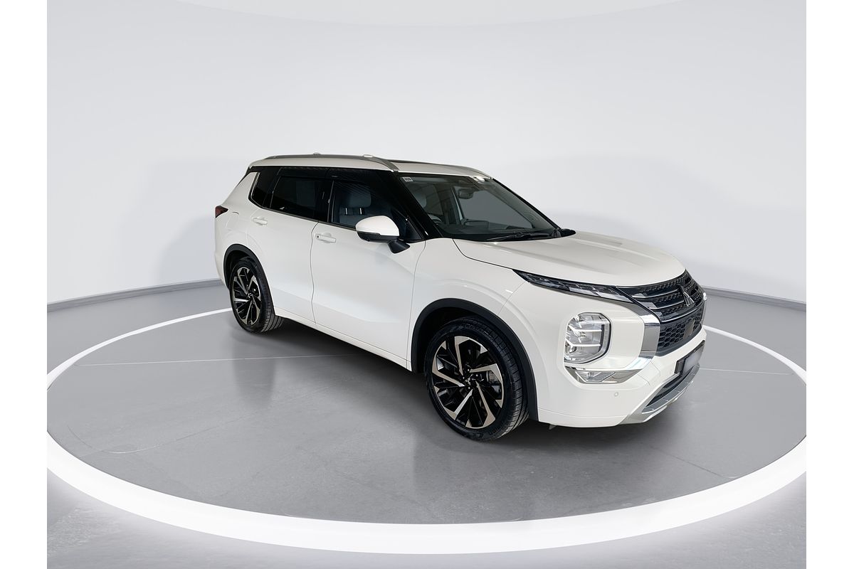 2023 Mitsubishi Outlander Exceed ZM