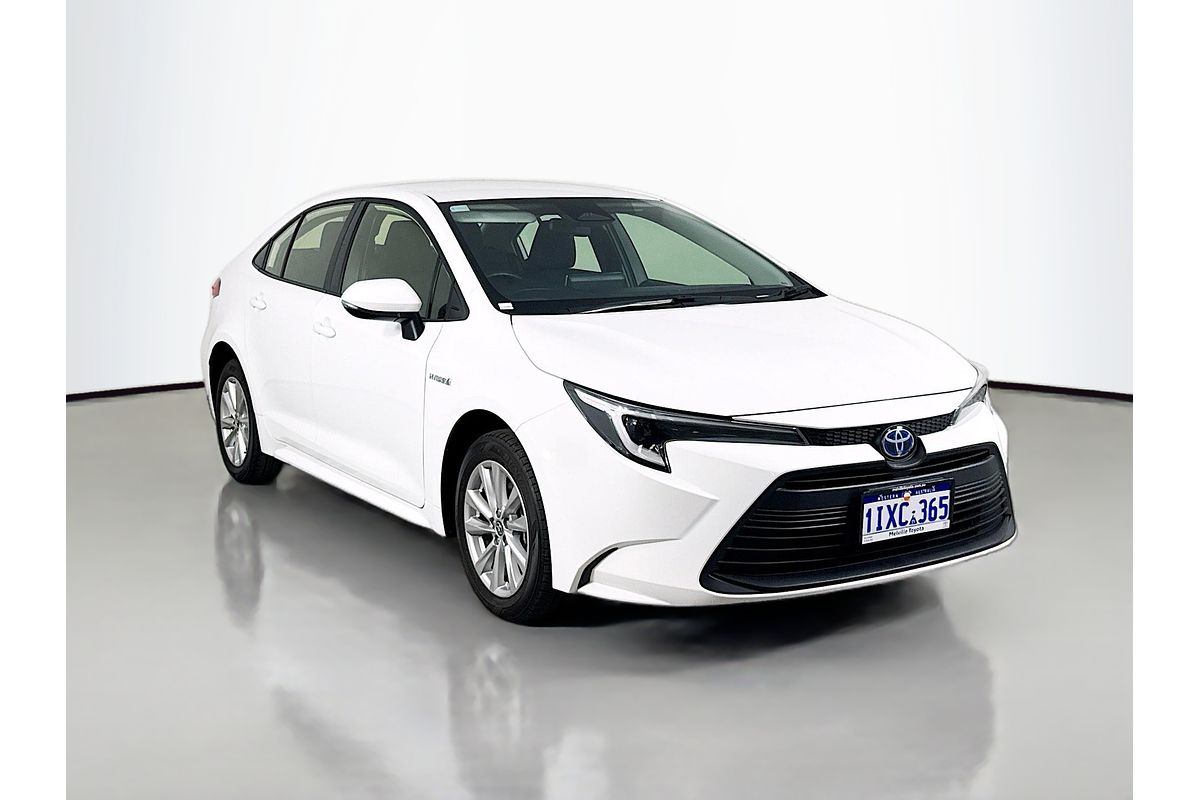 2024 Toyota Corolla Corolla Sedan 1.8L Hyb CVT Ascent Sport