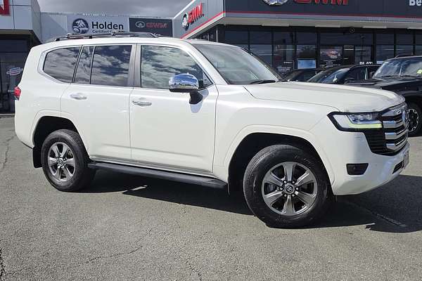 2023 Toyota Landcruiser Sahara FJA300R