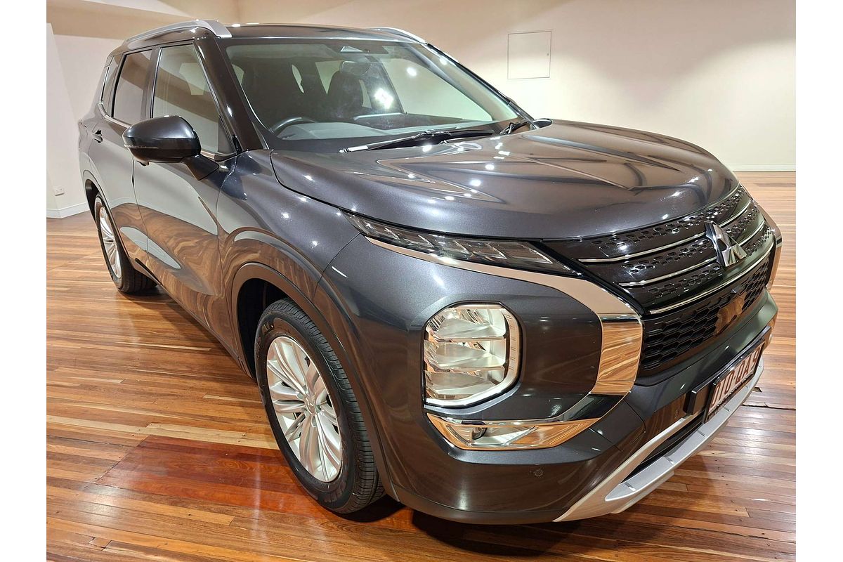 2024 Mitsubishi Outlander LS ZM