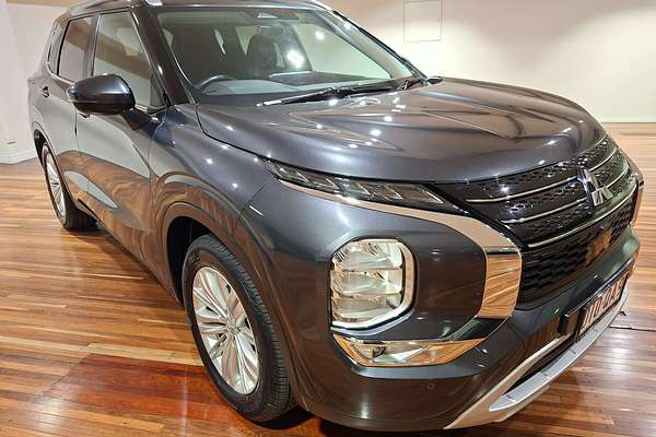 2024 Mitsubishi Outlander LS ZM