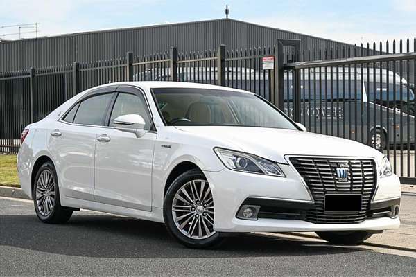 2013 Toyota Crown Royal Saloon Hybrid AWS210