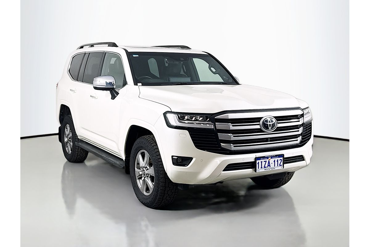 2022 Toyota Landcruiser Sahara FJA300R