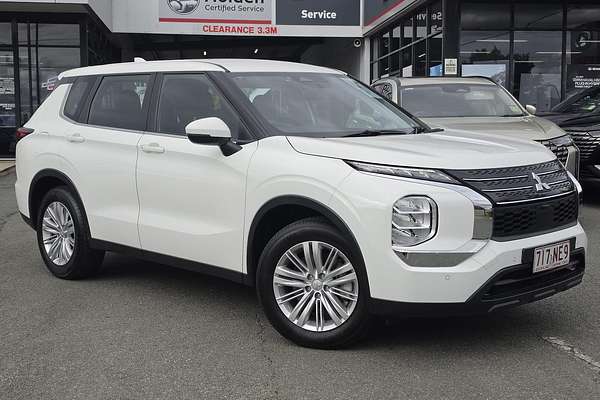 2024 Mitsubishi Outlander ES ZM