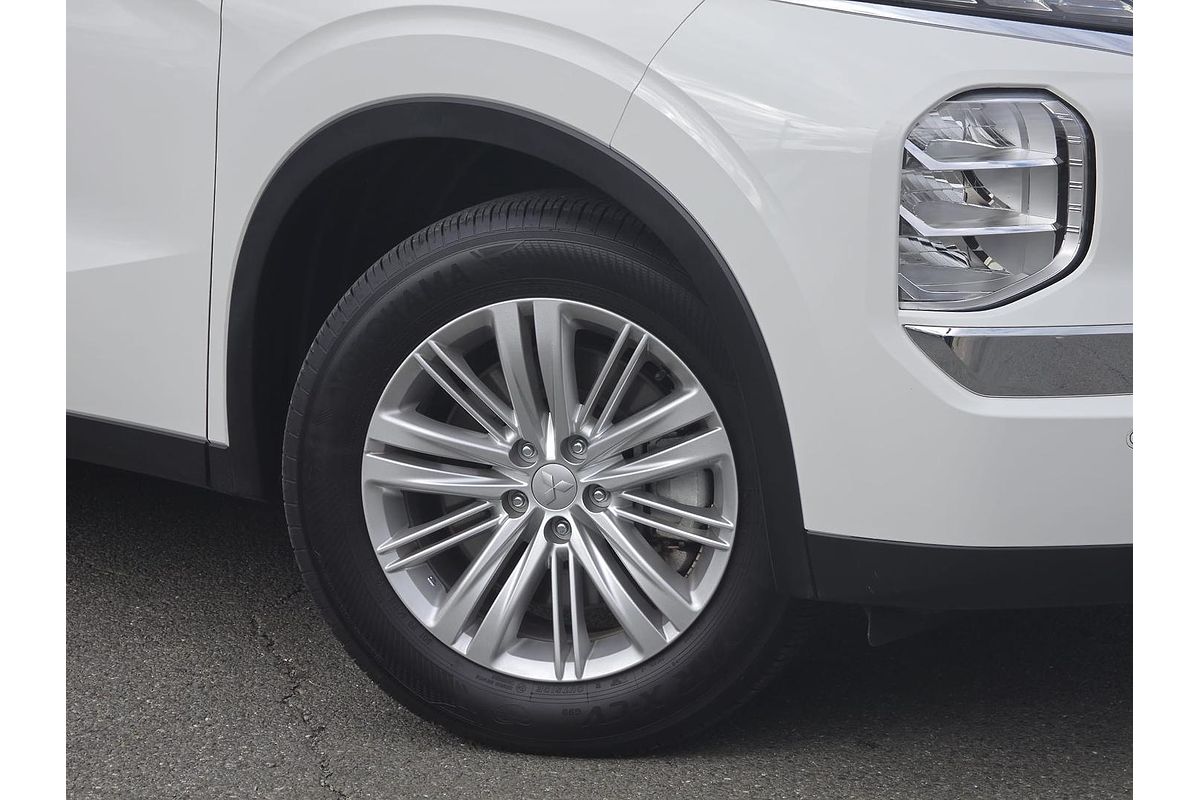 2024 Mitsubishi Outlander ES ZM