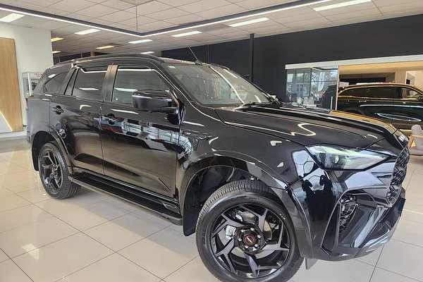 2026 Isuzu MU-X X-TERRAIN