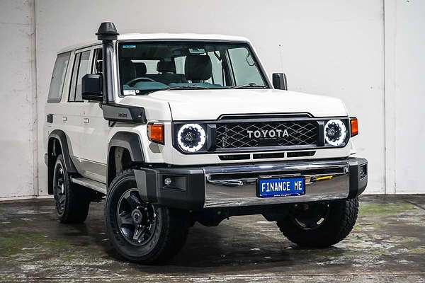 2025 Toyota Landcruiser GXL GDJL76R