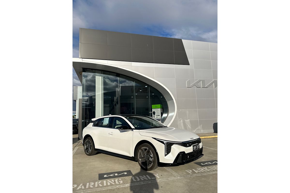 2025 Kia K4 GT-Line CL4m