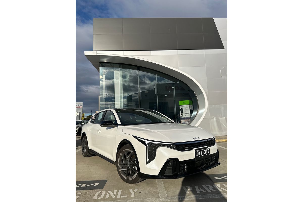 2025 Kia K4 GT-Line CL4m