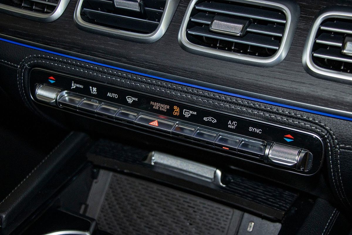 V167 805+055MY GLE300 d WAG 9G 9sp 2.0DT/15kW