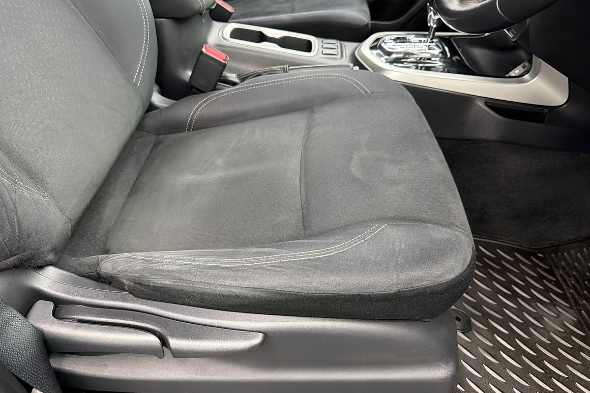 2018 Nissan Navara ST D23 Series 3 Rear Wheel Drive