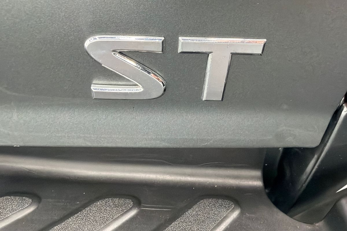 2018 Nissan Navara ST D23 Series 3 Rear Wheel Drive