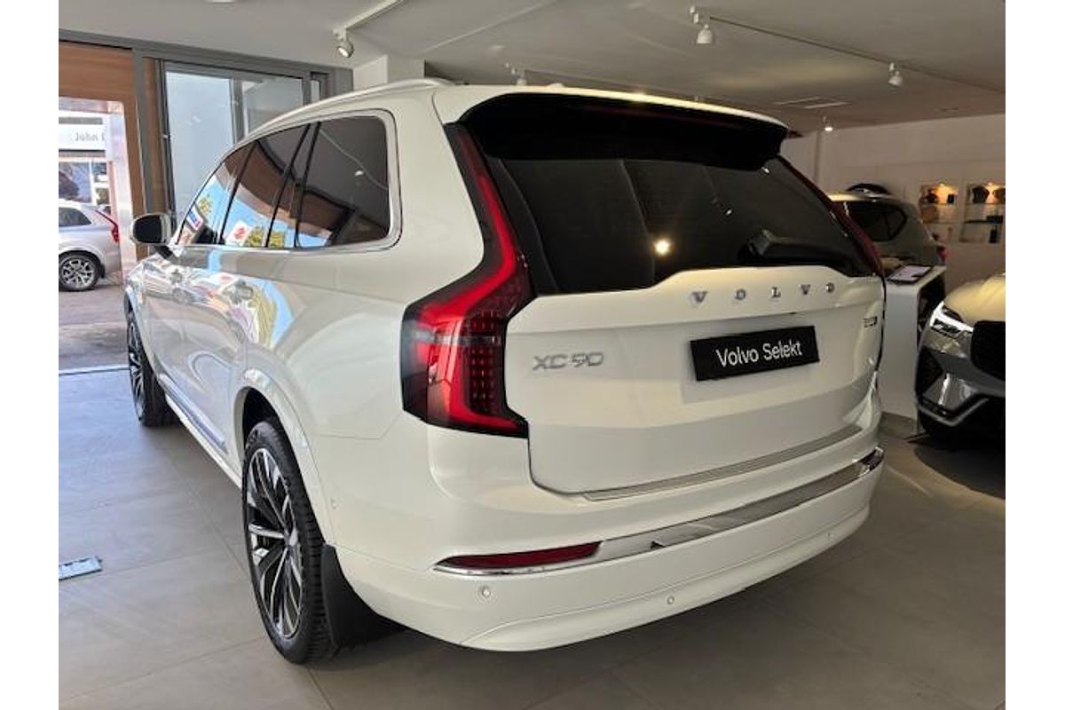 2025 Volvo XC90 Ultra B5 Bright