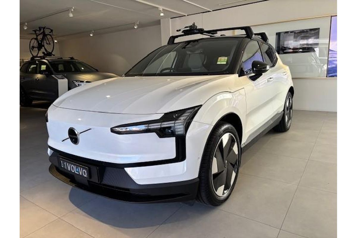 2024 Volvo EX30 Single Motor Extended Range Ultra