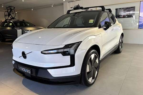 2024 Volvo EX30 Single Motor Extended Range Ultra