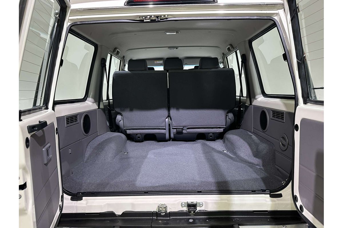 2025 Toyota Landcruiser GXL GDJL76R