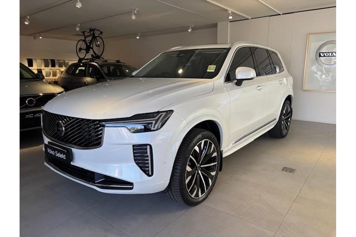 2025 Volvo XC90 Ultra B5 Bright