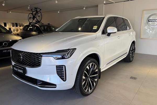 2025 Volvo XC90 Ultra B5 Bright
