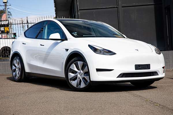 2022 Tesla Model Y Rear-Wheel Drive