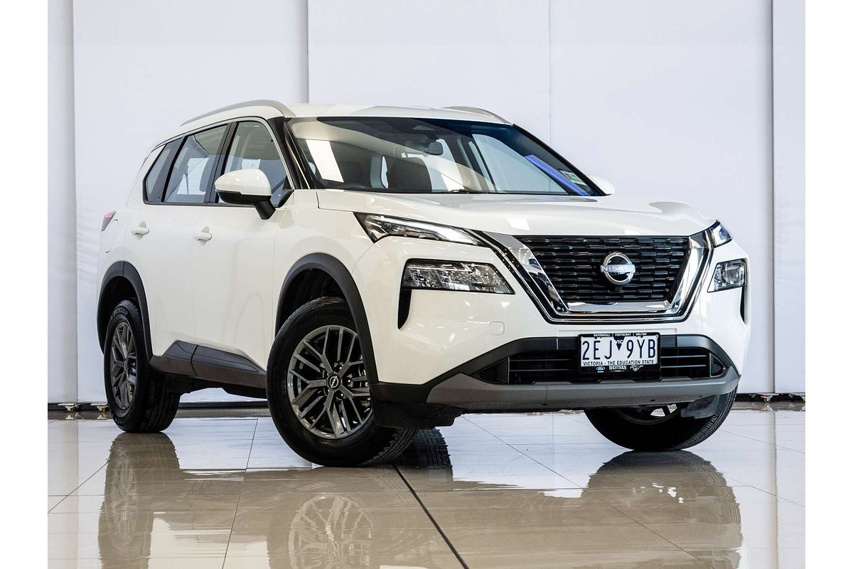 2025 Nissan X-TRAIL ST T33