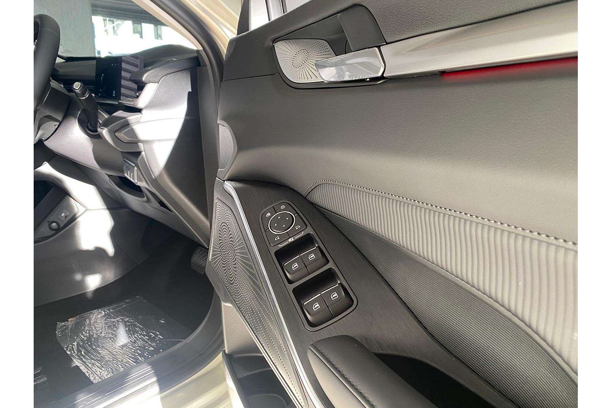 H6 Facelift Lux Auto Hybrid 4X2