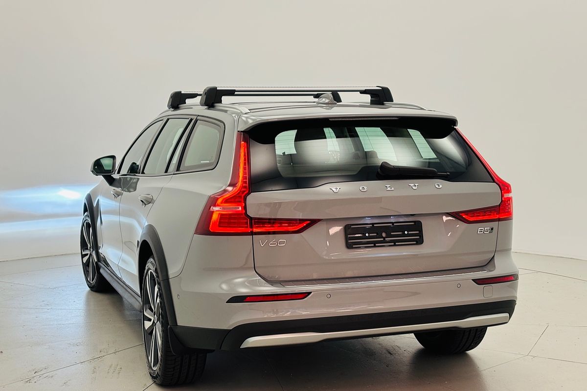 V60 Cross Country Z Series MY25 Ultra B5 Bright Wagon 5dr Geartronic 8sp AWD 2.0T/10kW (Mild Hybrid)