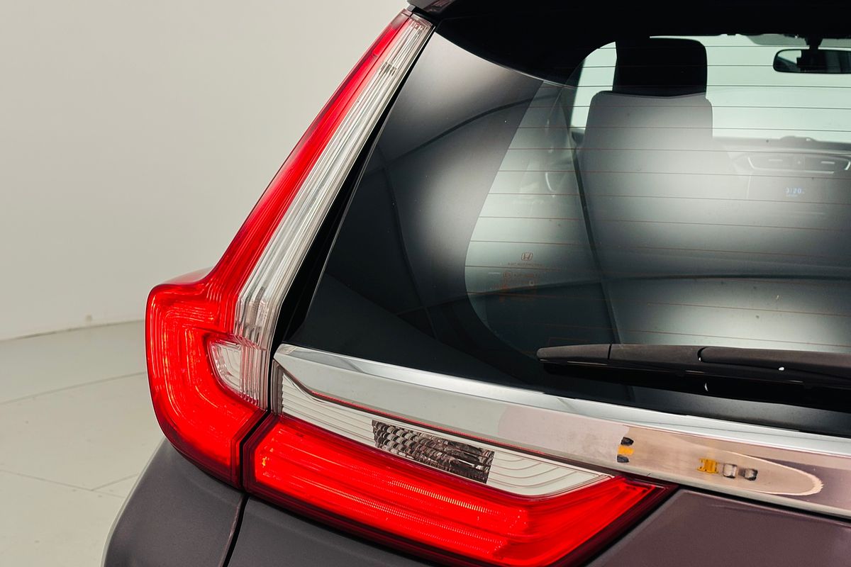 HONDA CR-V 5 Door Automatic VTI-S2 18